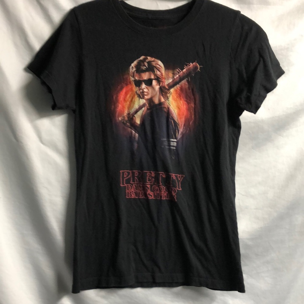 Stranger Things medium T-shirt Netflix pretty damn good babysitter black juniors